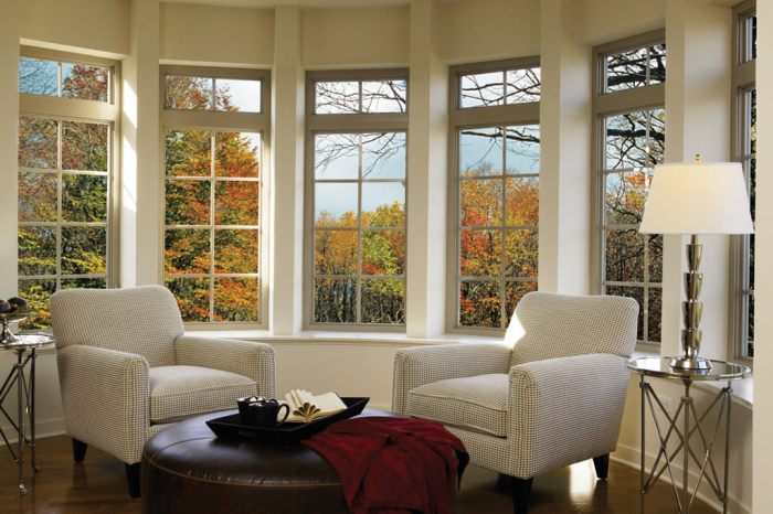 How to decorate a large living room window